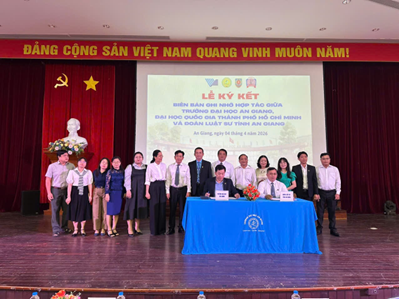 Quang cảnh Lễ ký kết Biên bản ghi nhớ hợp tác giữa Trường Đại học An Giang và Đoàn Luật sư tỉnh An Giang